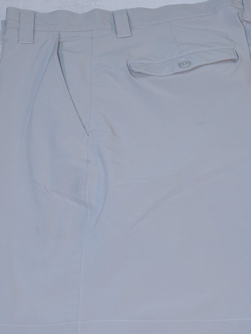 Columbia PFG Performance Fishing Shorts -- Light Gray -- Men's Size 36W 8L - Picture 2 of 5